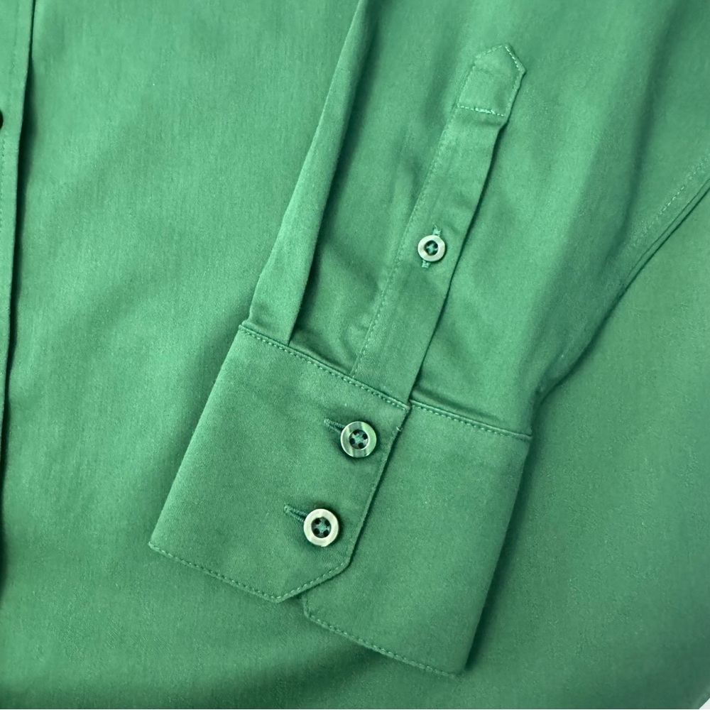 Chico’s Blouse Womens Button Up No Iron Stretch Juniper Green Size 6 Chico’s 0.5 - Picture 2 of 6